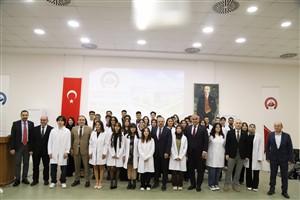ASÜ Veteriner Fakültesinde 43 öğrenci beyaz önlük heyecanı yaşadı